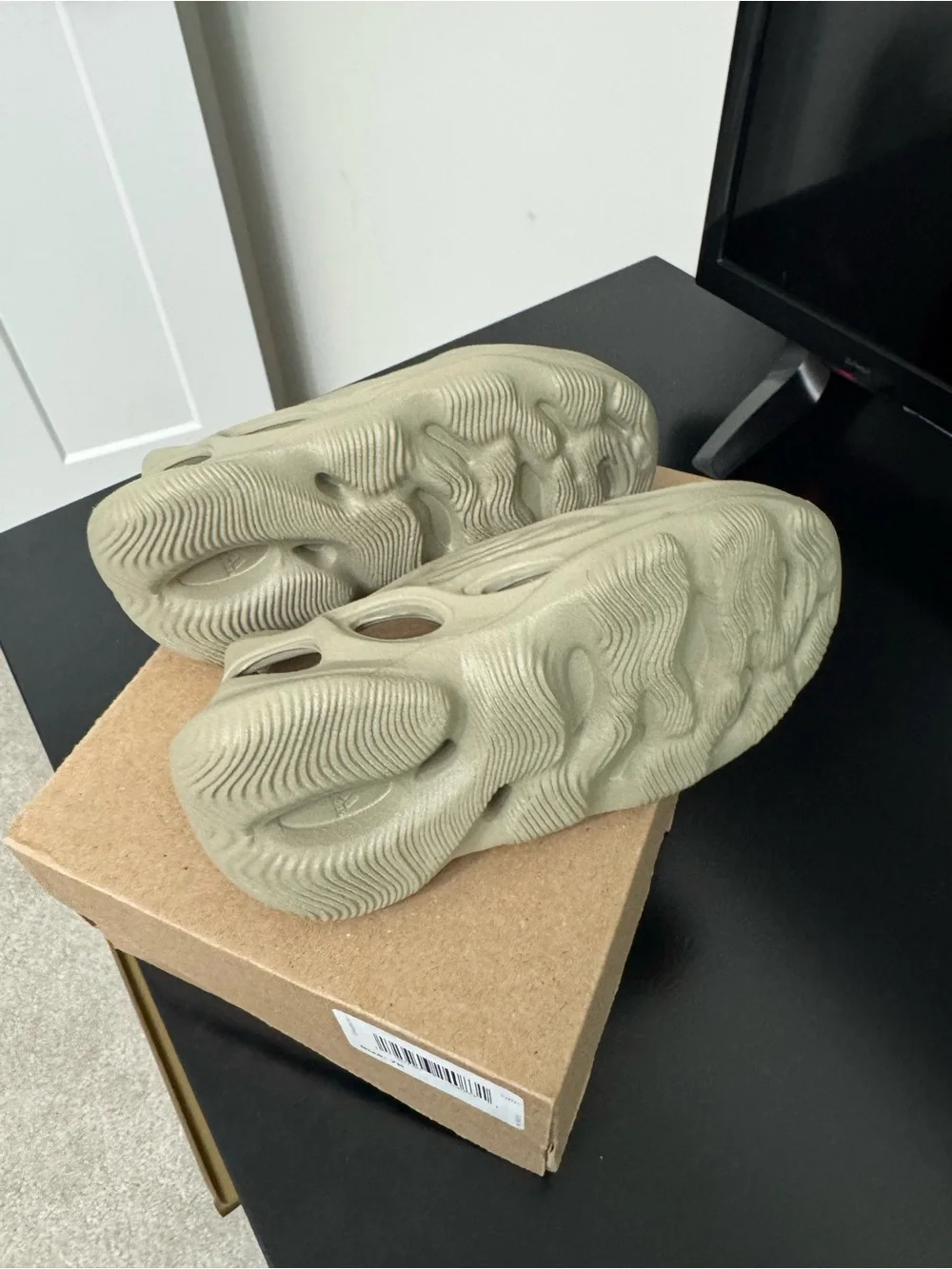 Yeezy Kids Foam Runner (Brand New)